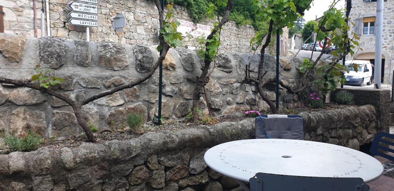 Ferienwohnung L'Huile Et L'Eau Antraigues Exterior foto